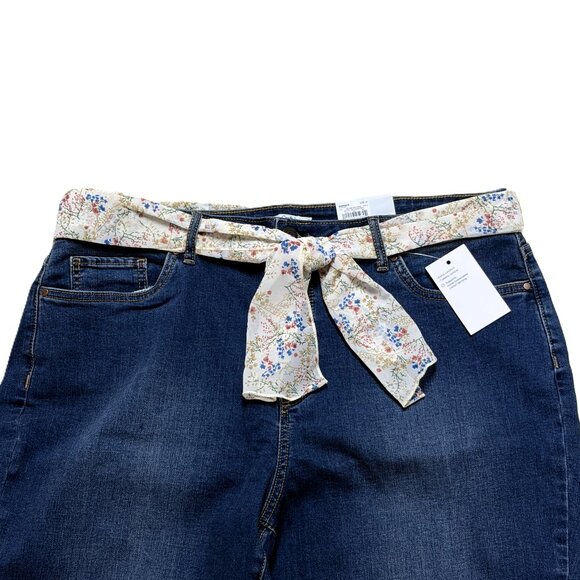 New with tags Classic Stretch denim Capri 18 Floral Belt plus size - Picture 4 of 10